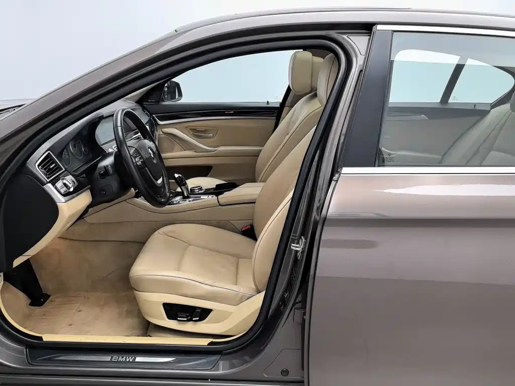 BMW 5 Series 2013 — фото 10