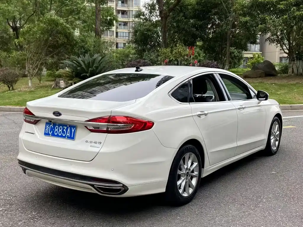 Ford Mondeo 2018 — фото 8