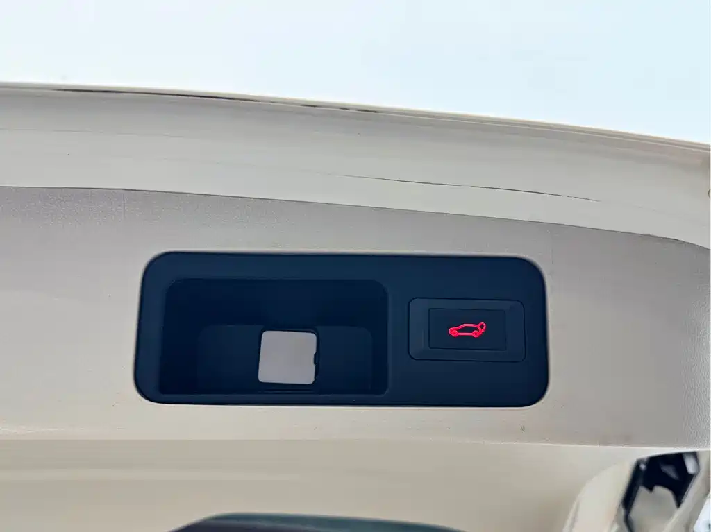 GAC Motor Trumpchi GS8 2018 — фото 26