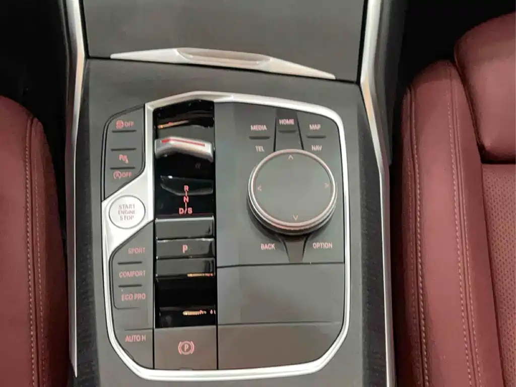 BMW 3 Series 2025 — фото 14