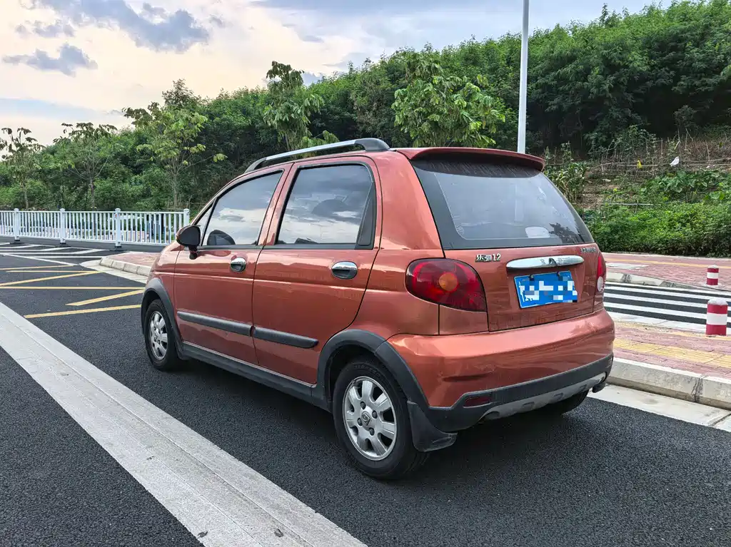 Baojun Spark 2014 — фото 4