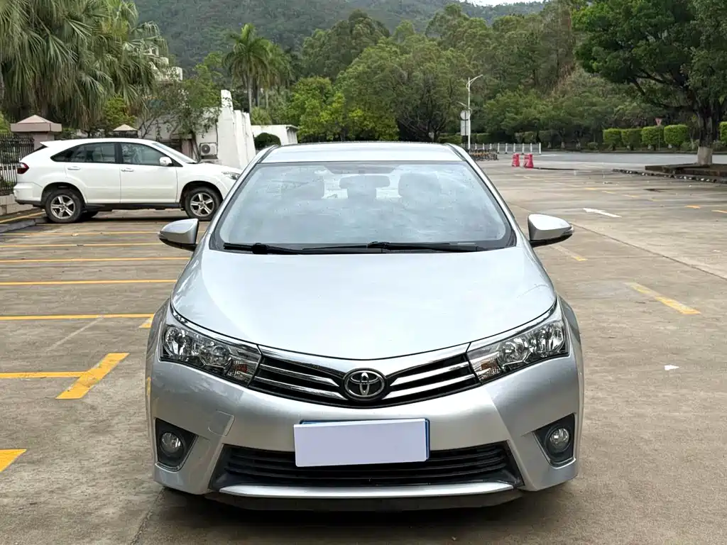 Toyota Corolla 2015 — фото 2