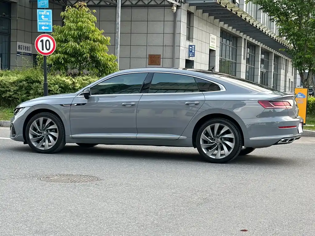 Volkswagen CC 2023 — фото 12