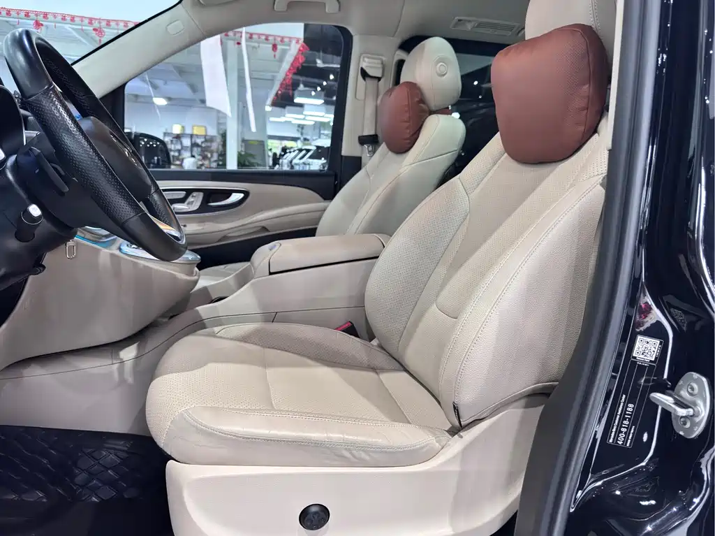 Mercedes-Benz V-Class 2021 — фото 18