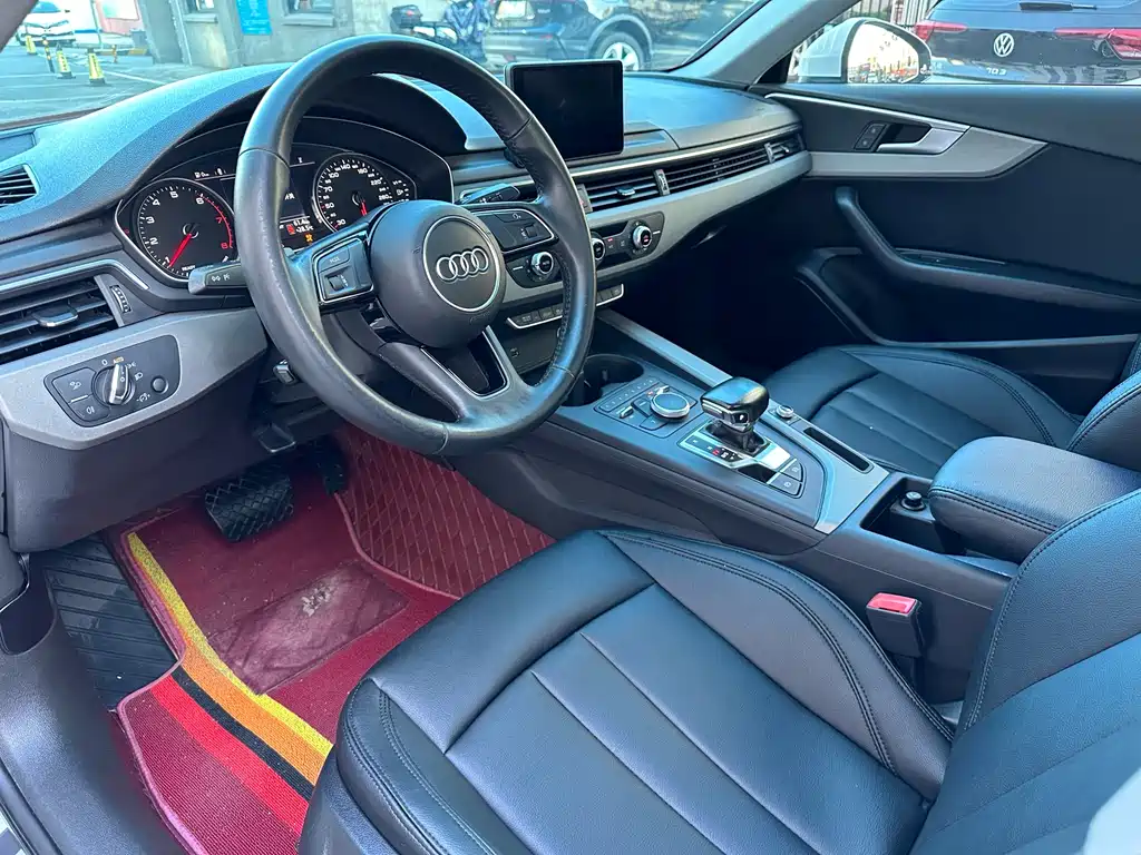 Audi A4L 2018