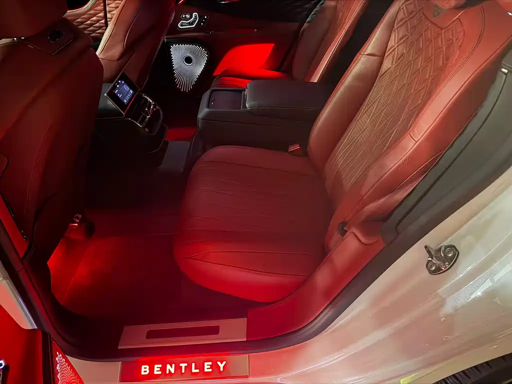 Bentley Flying Spur 2021 — фото 17