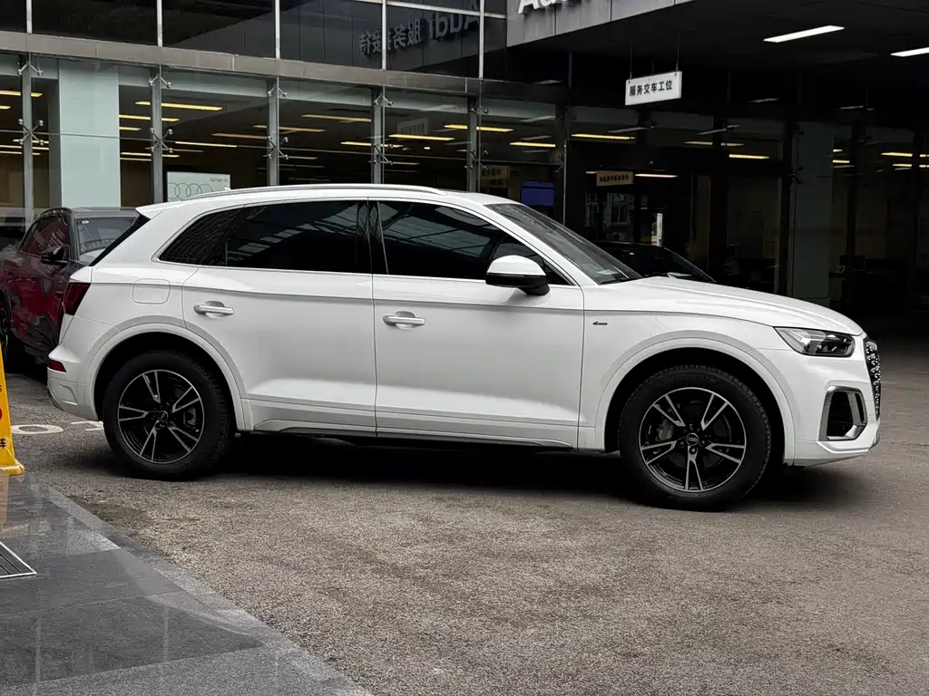 Audi Q5L 2022 — фото 4