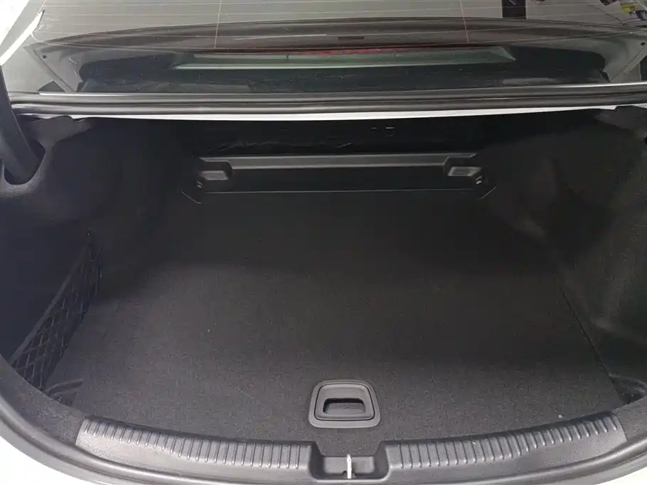 Mercedes-Benz C-Class 2024