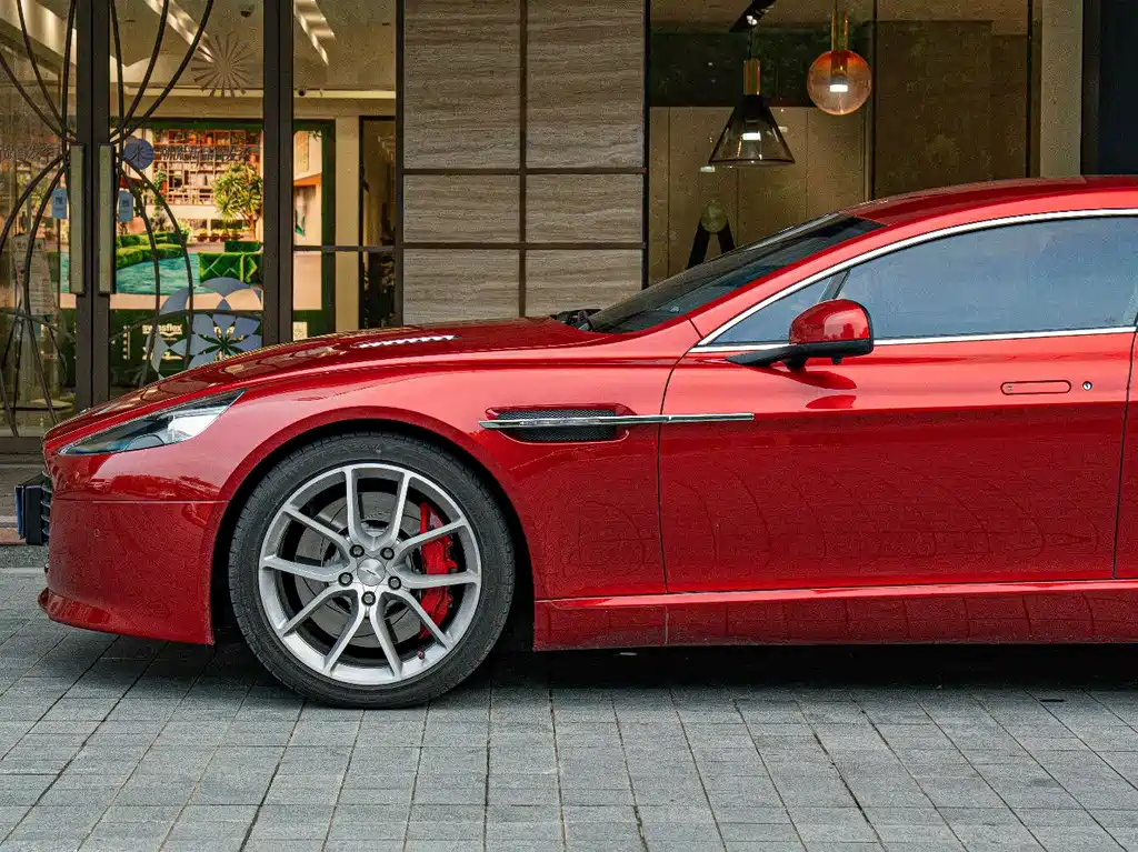 Aston Martin Rapide 2014 — фото 5