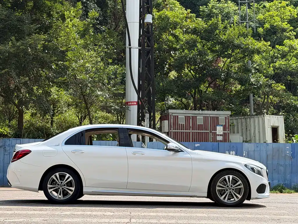 Mercedes-Benz C-Class 2020