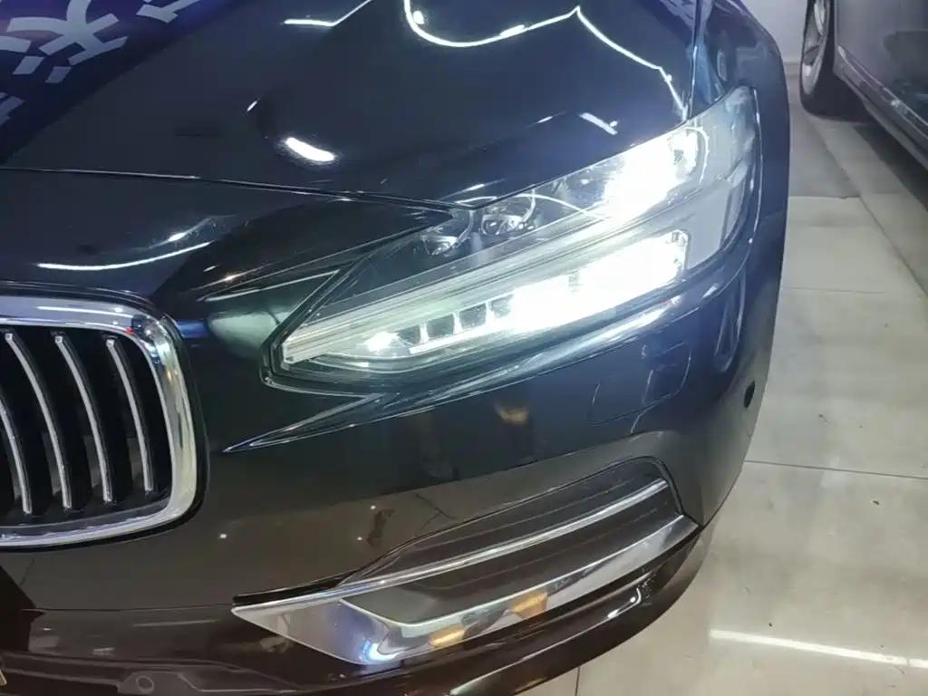 Volvo S90 2018 — фото 24