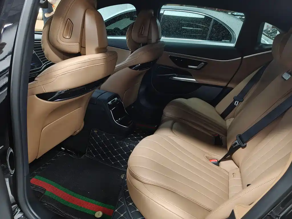 Mercedes-Benz E-Class 2024