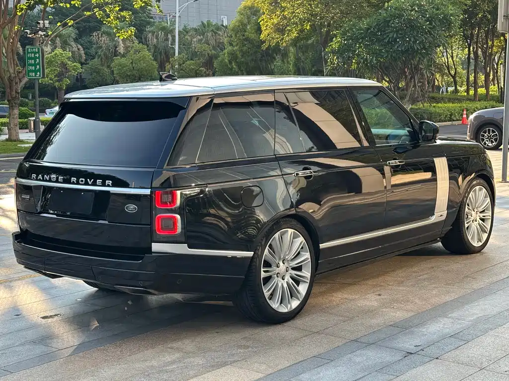 Land Rover Range Rover 2020 — фото 23