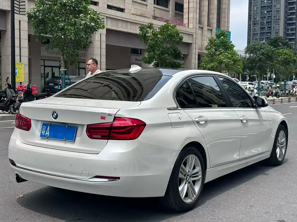 BMW 3 Series 2016 — фото 9