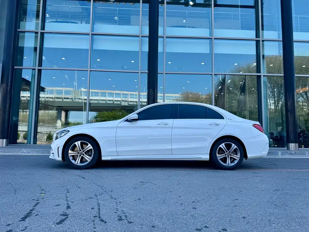 Mercedes-Benz C-Class 2020 — фото 7