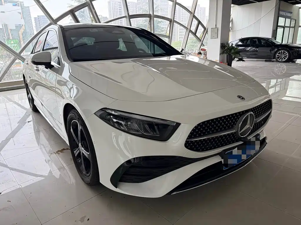 Mercedes-Benz A-Class 2024 — фото 3
