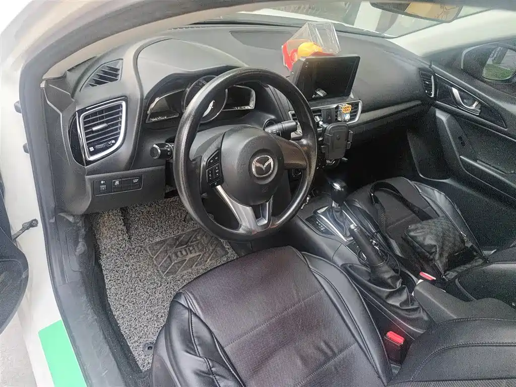 Mazda 3 Axela 2015 — фото 3