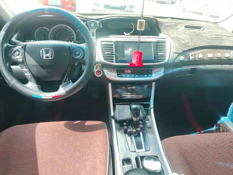 Honda Accord 2014 — фото 12