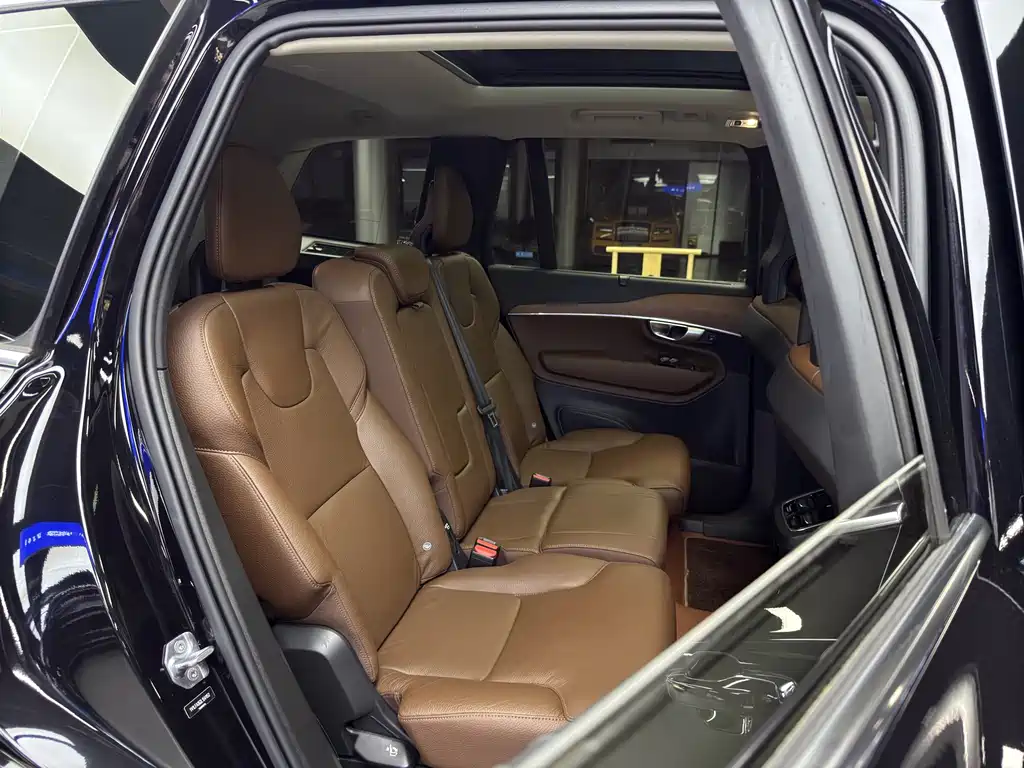 Volvo XC90 2019 — фото 14