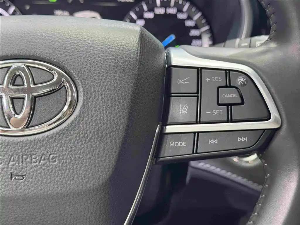 Toyota Highlander 2024 — фото 11
