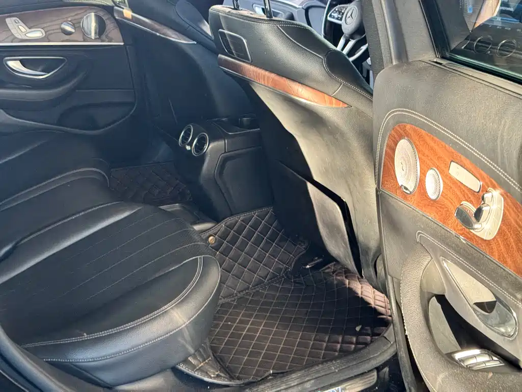Mercedes-Benz E-Class 2019 — фото 11