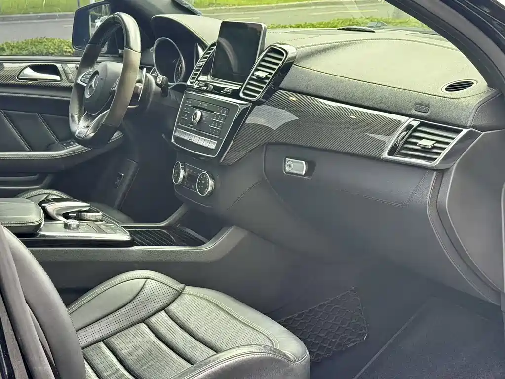 Mercedes-Benz GLE Coupe AMG 2016 — фото 11