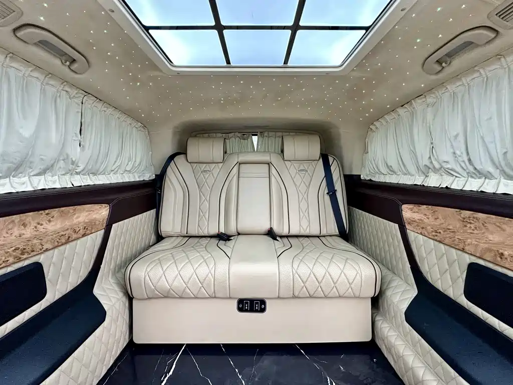 Mercedes-Benz V-Class 2020 — фото 13