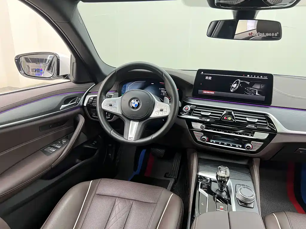 BMW 5 Series 2023 — фото 13