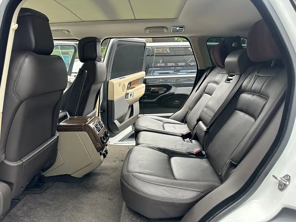 Land Rover Range Rover 2018 — фото 11