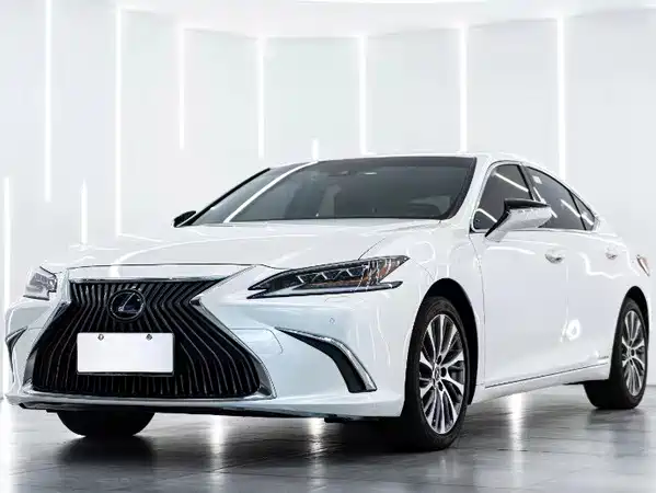Lexus ES 2021