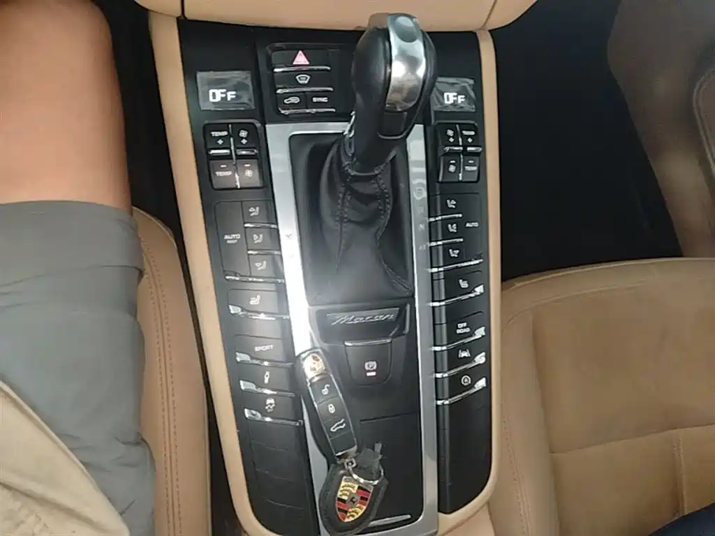 Porsche Macan 2018 — фото 14