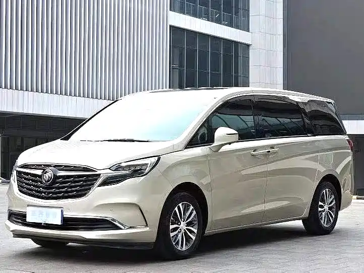 Buick GL8 2021 — фото 1