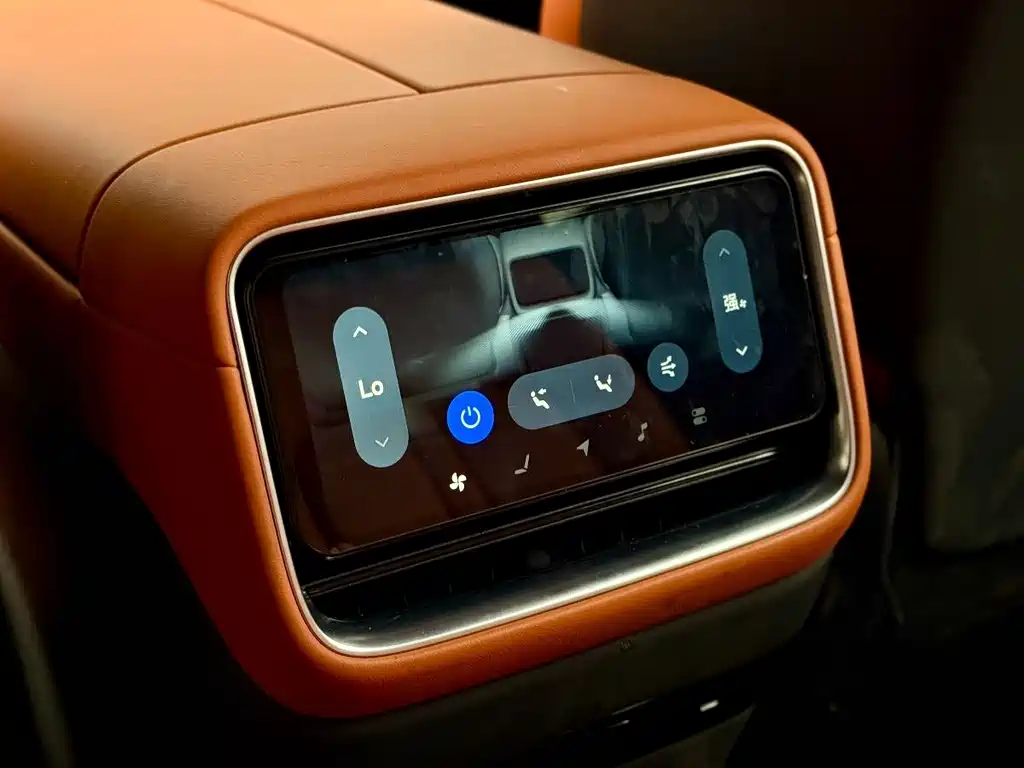 Xiaomi YU7 2025 — фото 14
