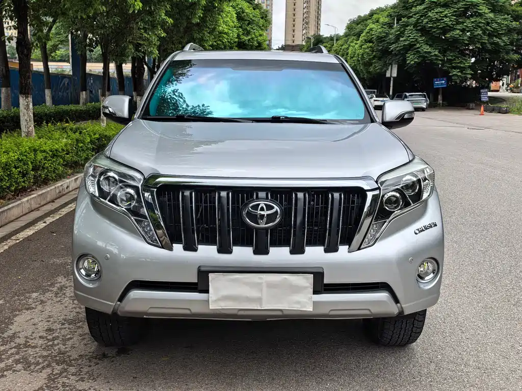 Toyota Prado 2018 — фото 2
