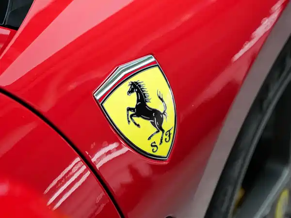 Ferrari F8 2021