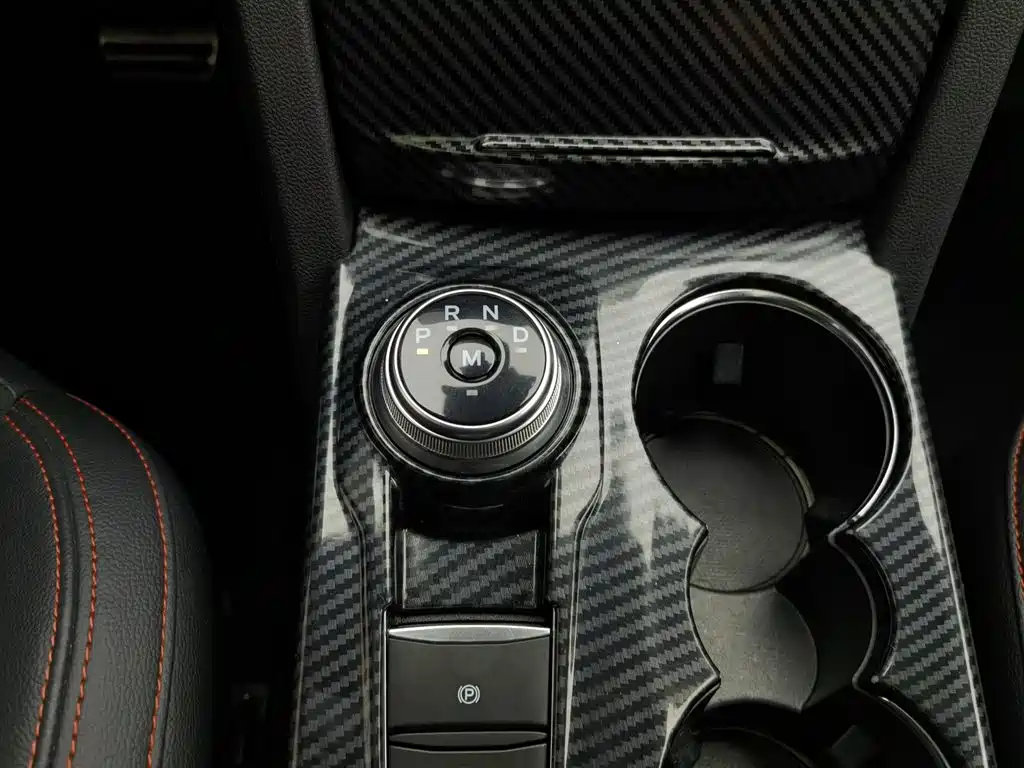 Ford Escape 2020 — фото 13