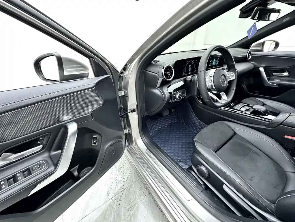 Mercedes-Benz A-Class 2019 — фото 5