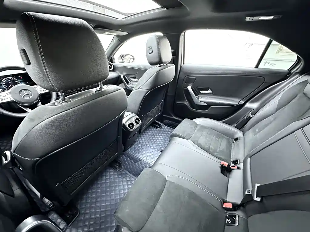 Mercedes-Benz A-Class 2019 — фото 11