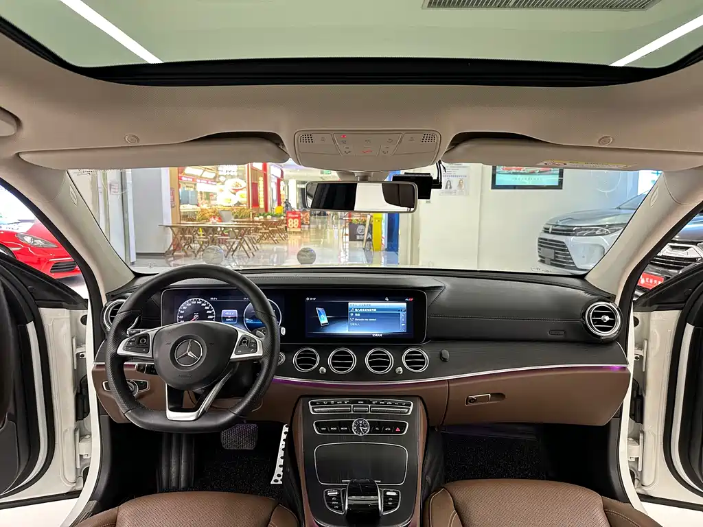 Mercedes-Benz E-Class 2018 — фото 20