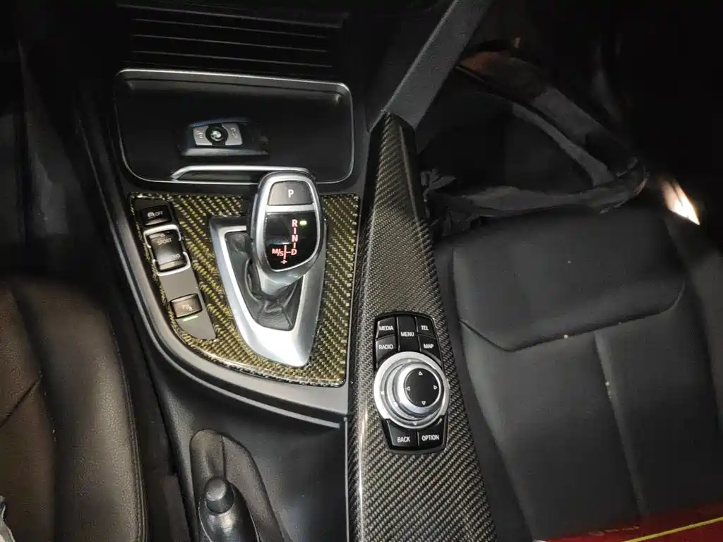 BMW 3 Series 2018 — фото 6