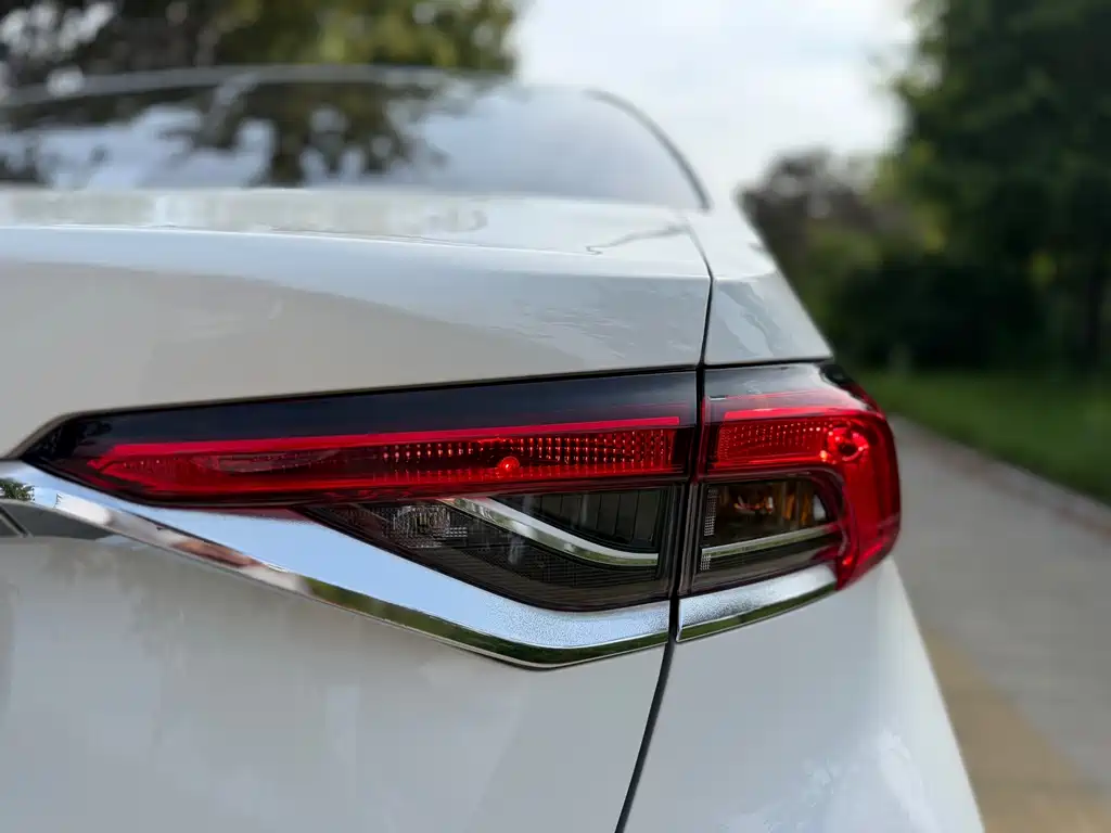 Toyota Corolla 2023 — фото 19