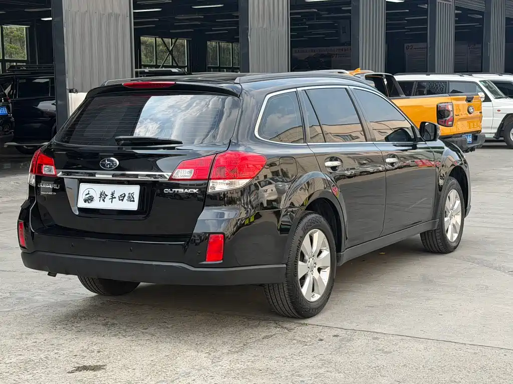 Subaru Outback 2013 — фото 12