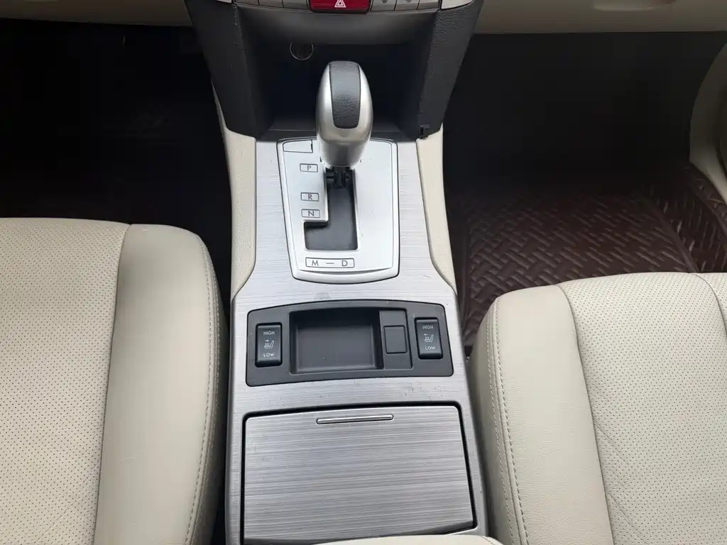 Subaru Outback 2013 — фото 8