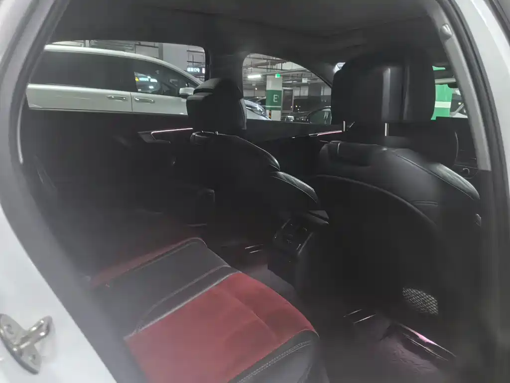 Audi A4L 2020