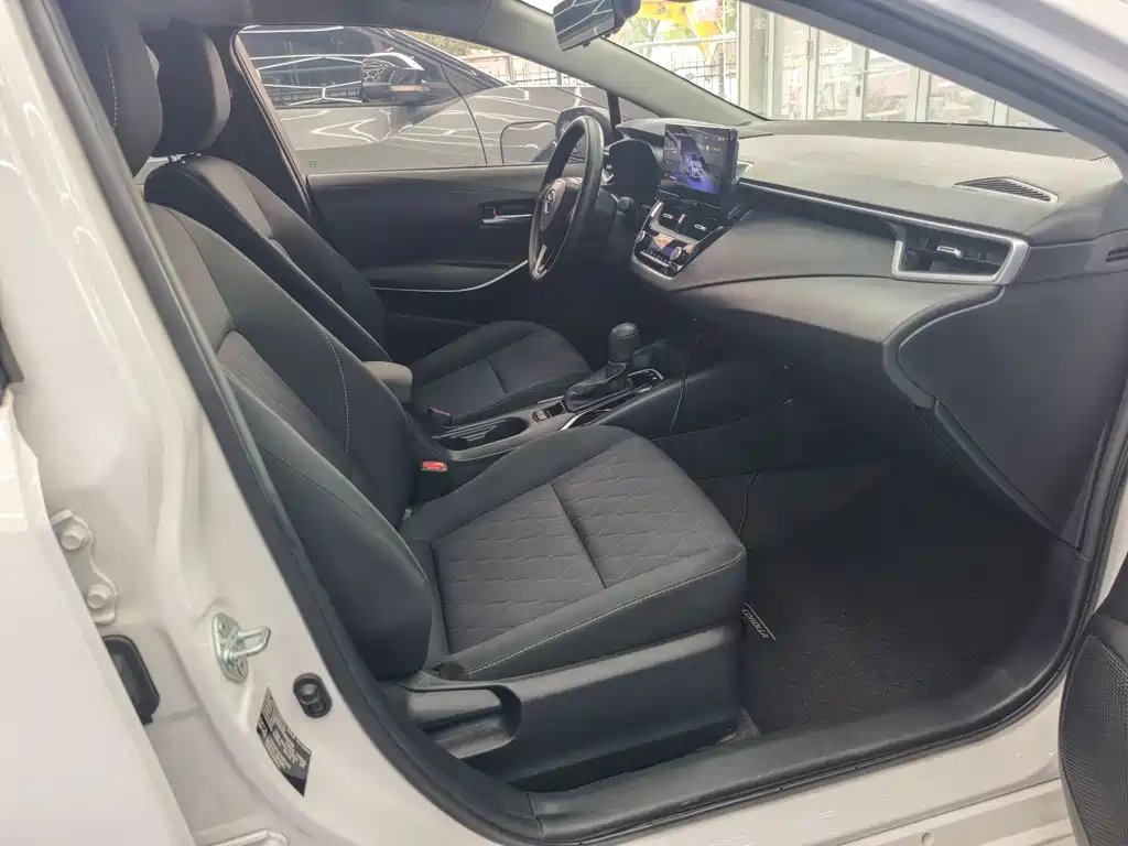 Toyota Corolla 2023 — фото 11