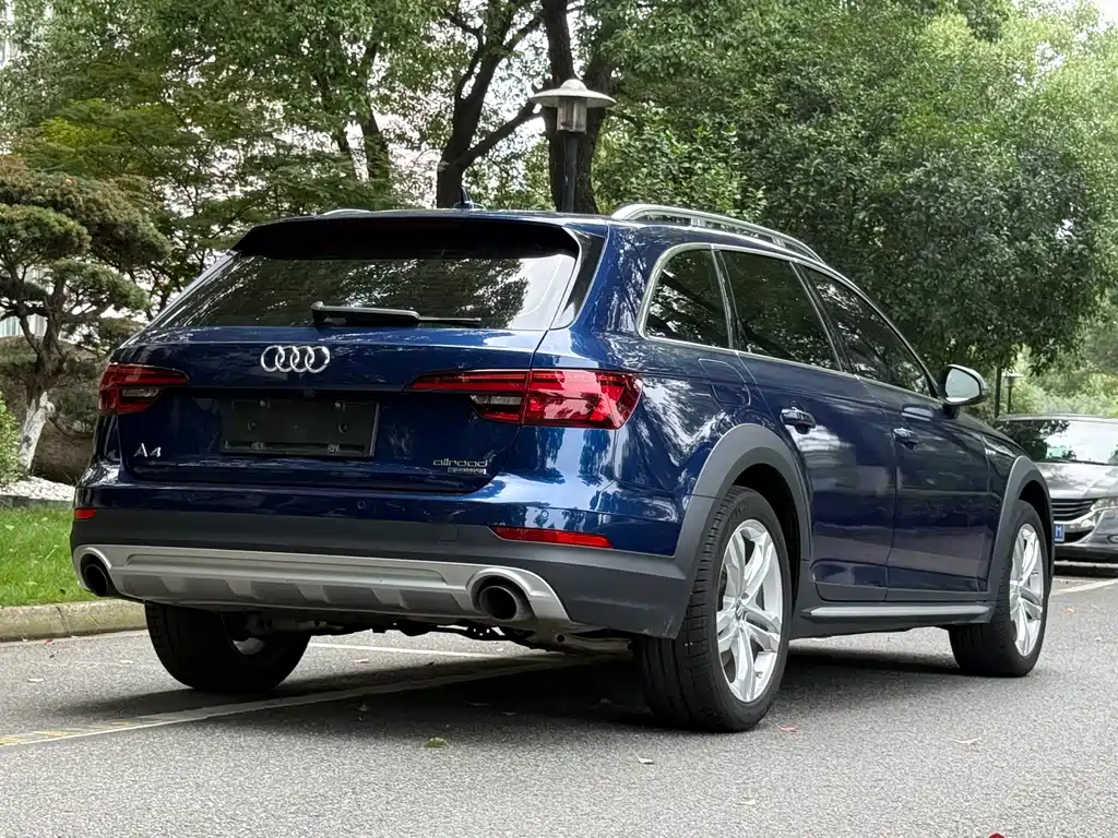 Audi A4 2018 — фото 6
