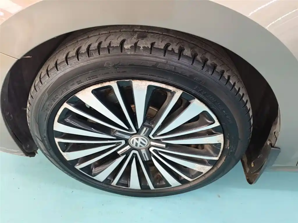Volkswagen Passat 2019 — фото 23