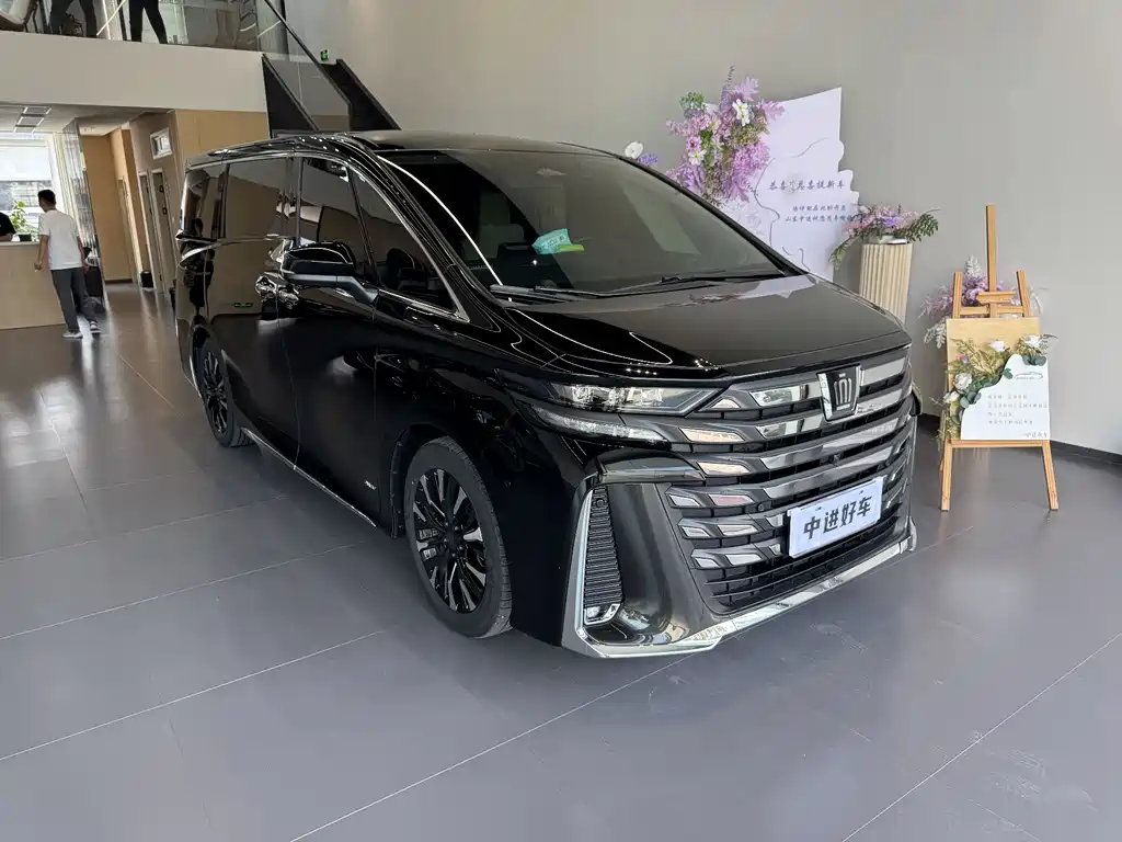 Toyota Vellfire 2024 — фото 3