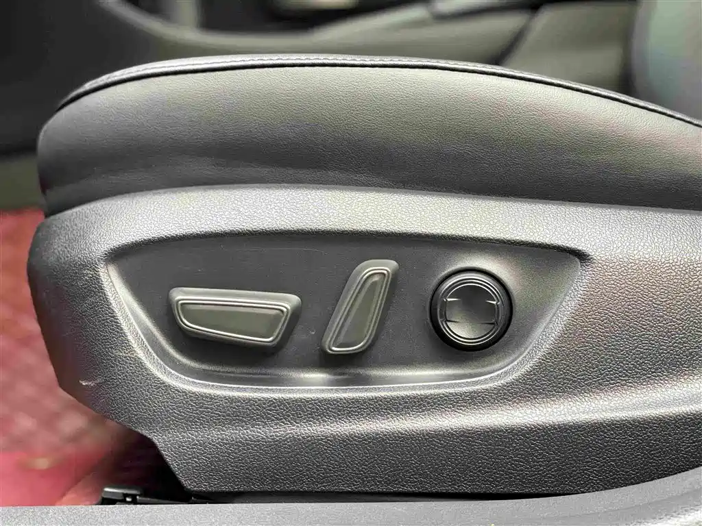 Toyota Avalon 2023 — фото 18