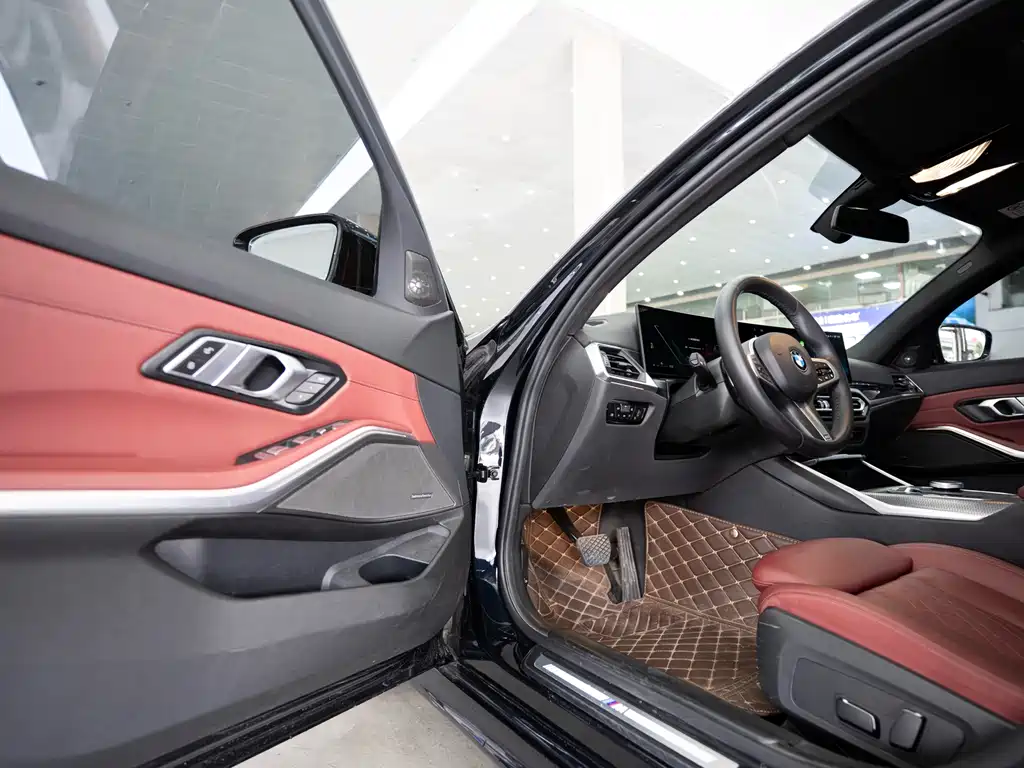 BMW 3 Series 2023 — фото 10